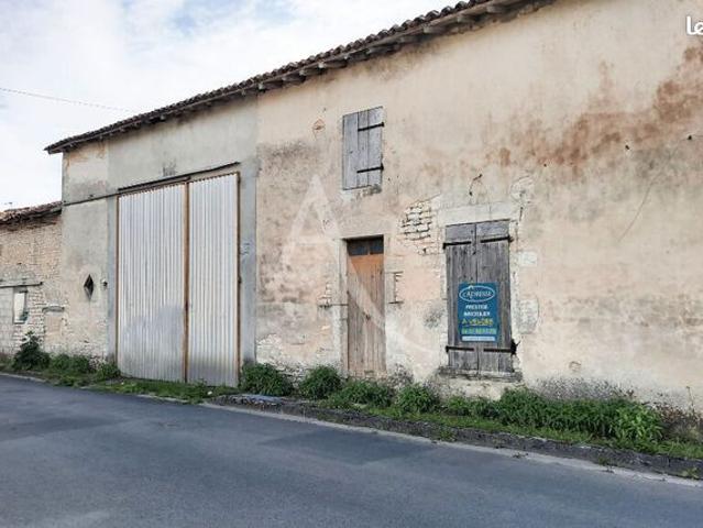 Maison vente à Saint-Jean-d'Angély, Matha