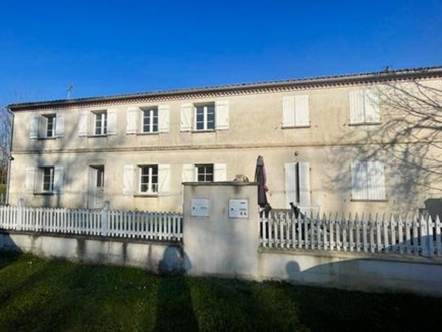 Maison vente à Saint-Jean-d'Angély, Néré