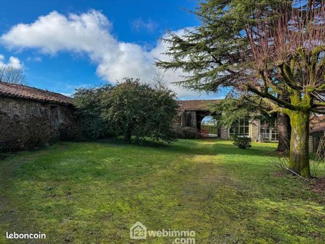 Maison vente à Fontenay-le-Comte, La Châtaigneraie