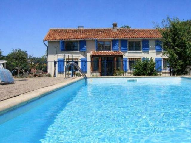 Maison vente à Confolens, Nanteuil-en-vallée