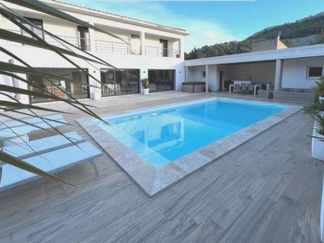 Maison vente à Marseille, Roquefort-la-bédoule