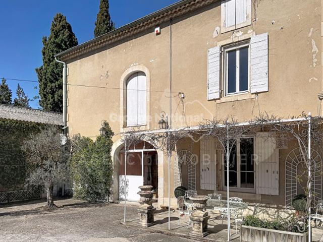 Maison vente à Arles, Cabannes