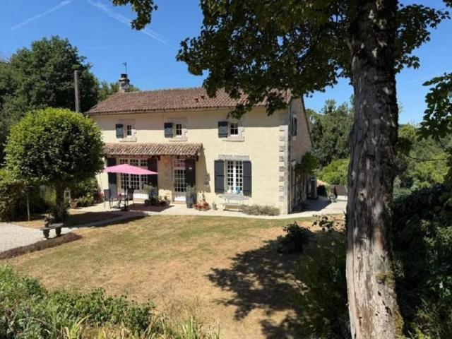 Maison vente à Montmorillon, Civray