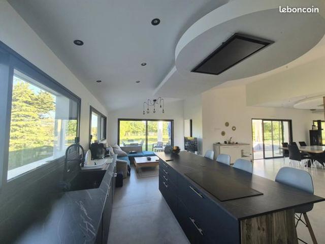 Maison vente à Laval, Forcé