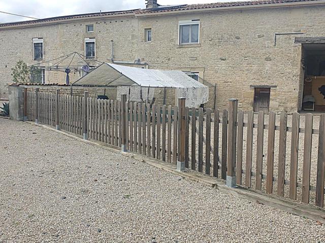 Maison vente à Confolens, Aigre