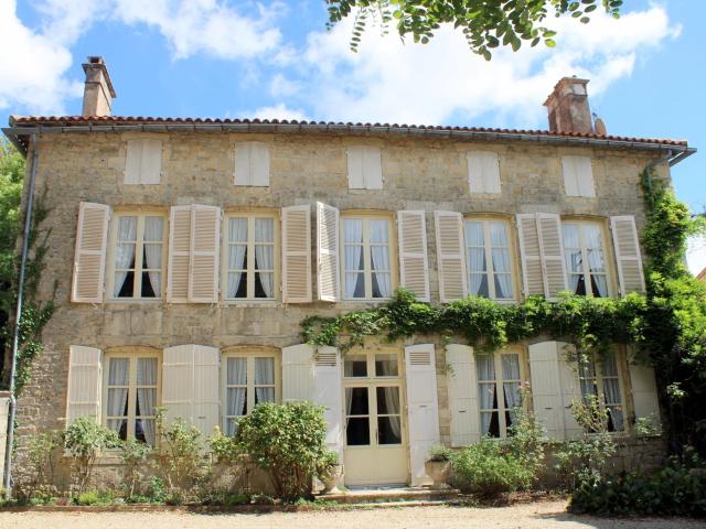 Maison vente à Niort, Mellé