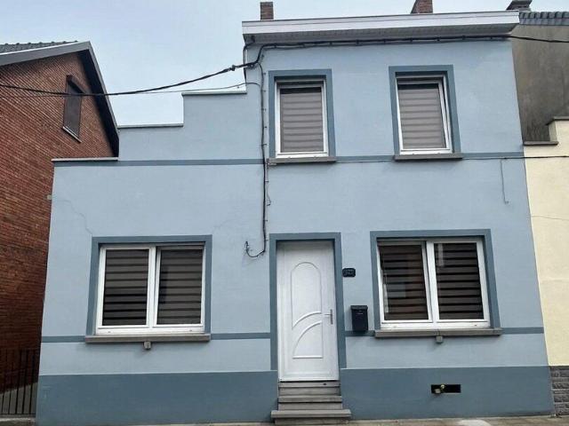 Maison location à La Sarthe, Sambreville