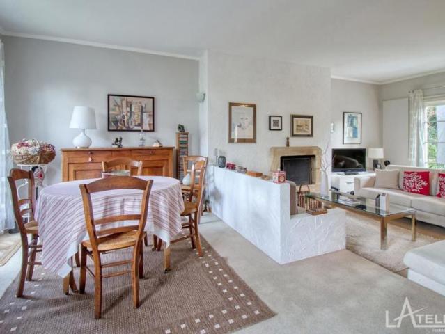 Maison vente à Versailles, Plaisir