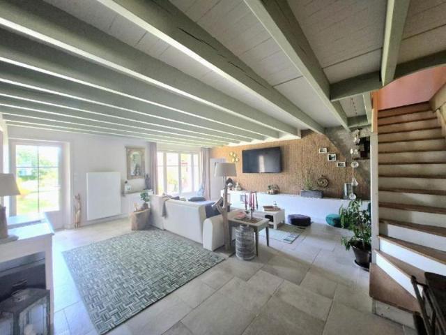 Maison vente à Saint-Jean-d'Angély, La Vergne