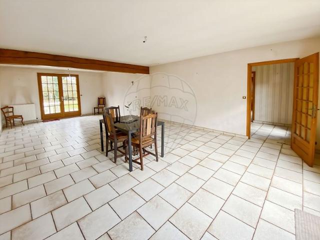 Maison vente à Fontainebleau, Poligny