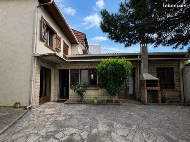 Maison vente à Dreux, Montreuil
