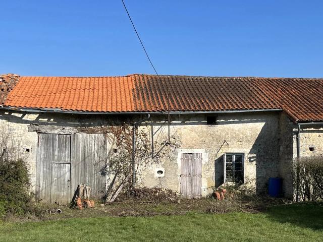 Maison vente à Confolens, Saint-coutant