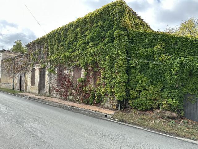 Maison vente à Saint-Jean-d'Angély, Sainte-même