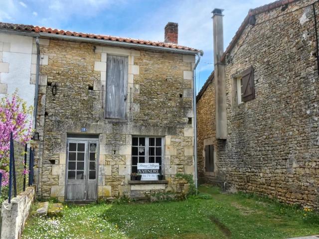 Maison vente à Montmorillon, Payroux