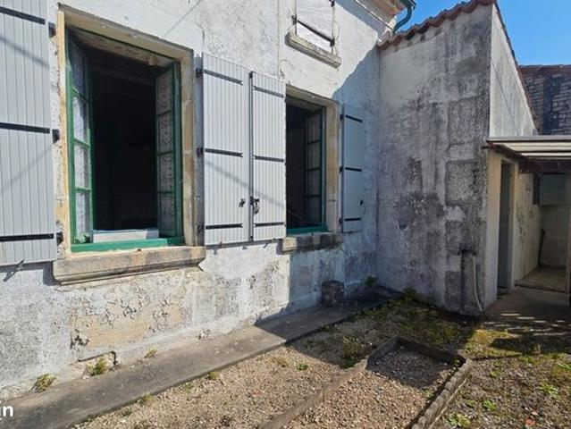 Maison vente à Saint-Jean-d'Angély, Matha