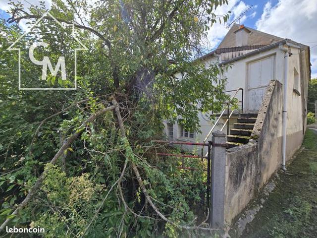 Maison vente à Saint-Amand-Montrond, Ainay-le-vieil