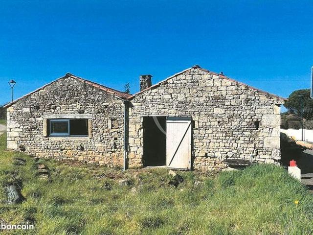 Maison vente à Fontenay-le-Comte, Sérigné