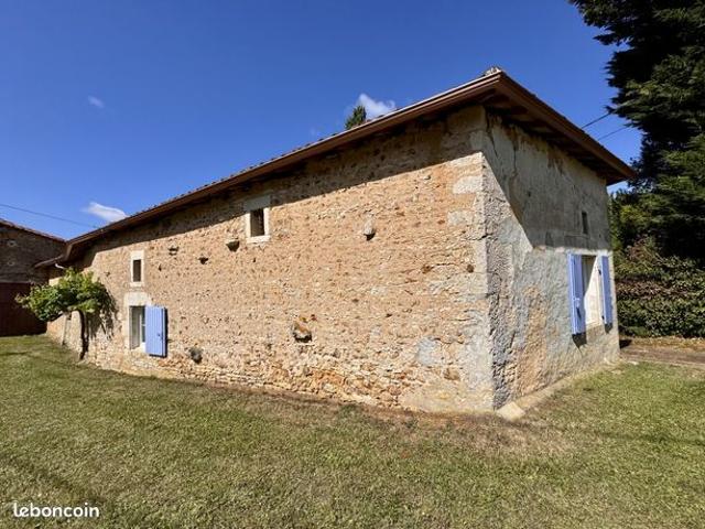 Maison vente à Confolens, Cellefrouin
