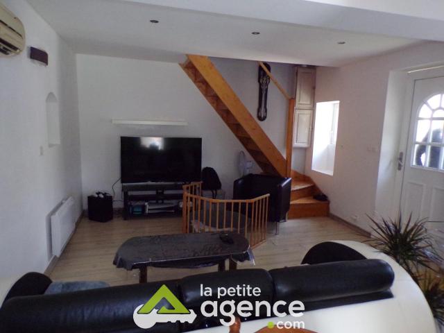 Maison location à Saint-Amand-Montrond, Cours-les-barres