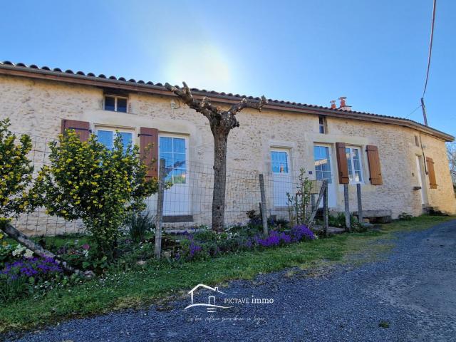 Maison vente à Montmorillon, Nouvelle-Aquitaine