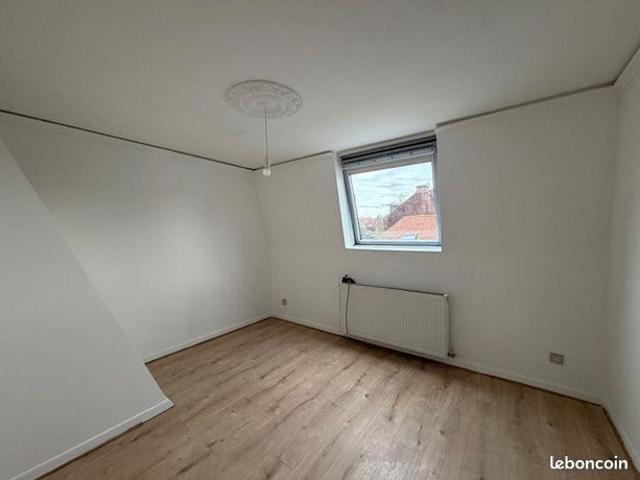 Maison vente à Lille, Croix