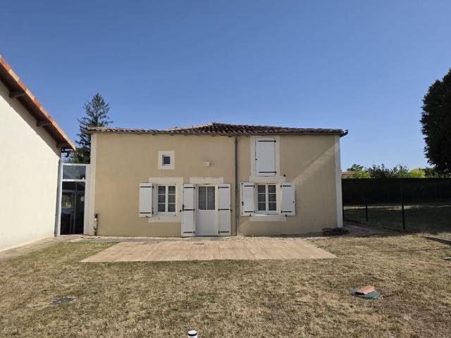 Maison vente à Confolens, Raix