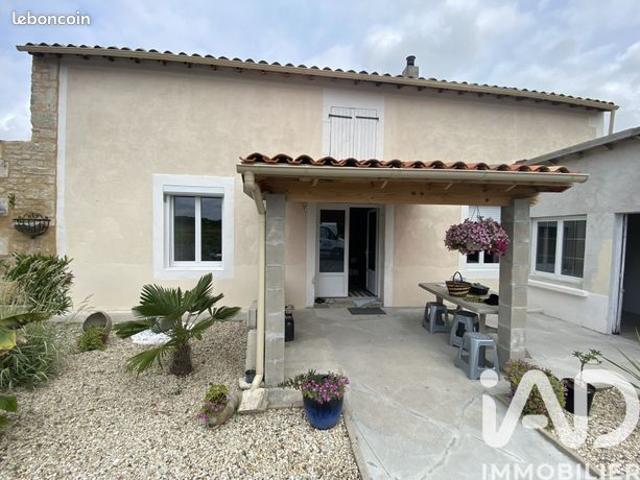 Maison vente à Confolens, Aigre