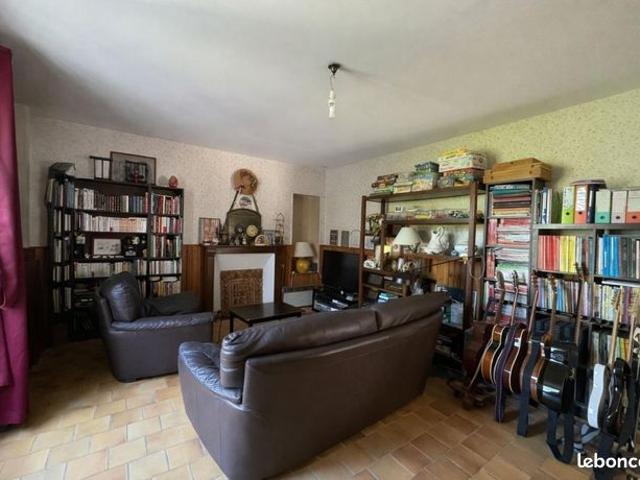 Maison vente à Nontron, Chaleix