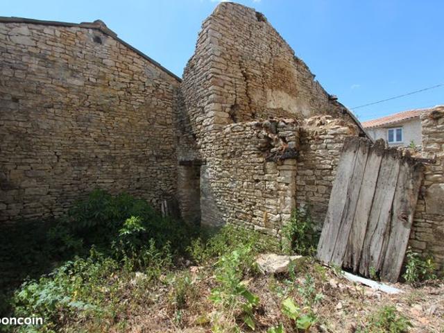 Maison vente à Saint-Georges-de-Noisné, Deux-Sèvres