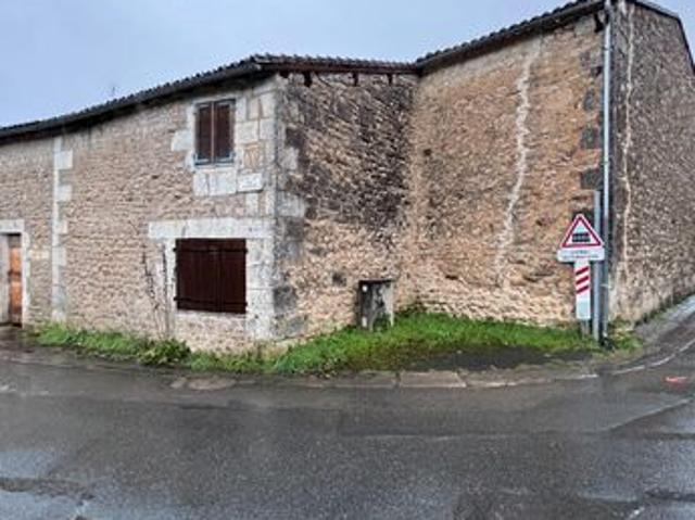 Maison vente à Angoulême, Ruelle-sur-touvre