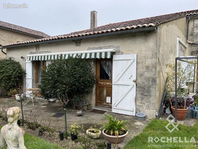 Maison vente à Saint-Jean-d'Angély, Cressé