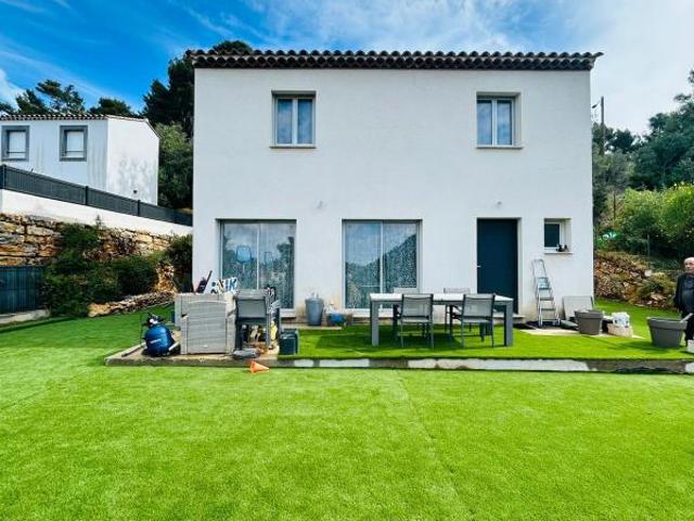 Maison vente à Arrondissement de Toulon, Le Revest-les-eaux