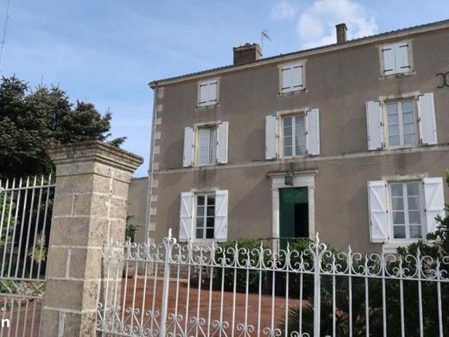 Maison vente à Fontenay-le-Comte, La Châtaigneraie