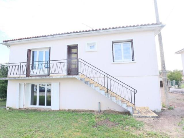 Maison vente à Confolens, Courcôme