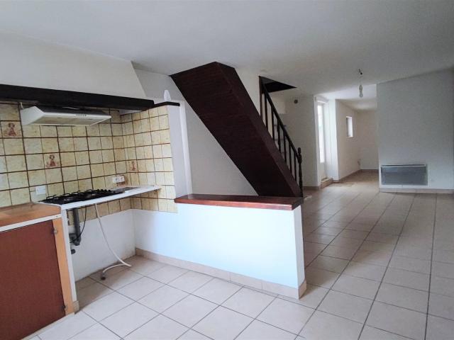Maison vente à Châtellerault, Les Trois-moutiers