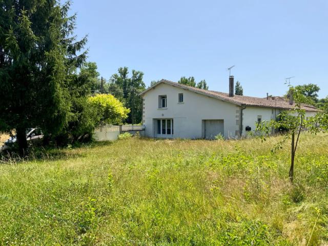 Maison vente à Cognac, Salles-d'angles