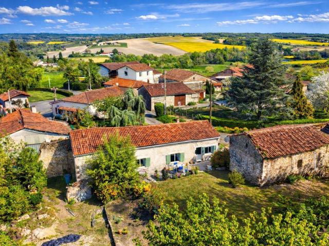Maison vente à Montmoreau-Saint-Cybard, Montmoreau