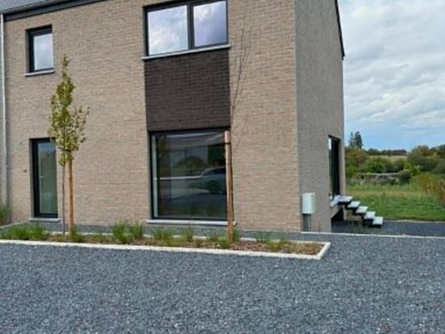 Maison location à Vaux-lez-rosieres, Wallonie