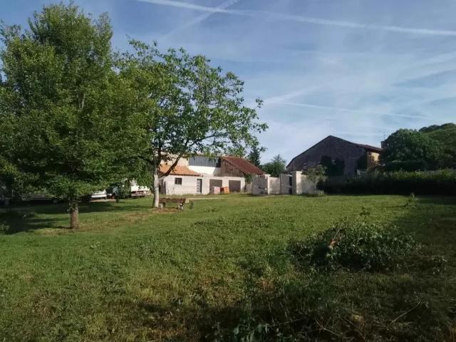 Maison vente à Nontron, Brantôme