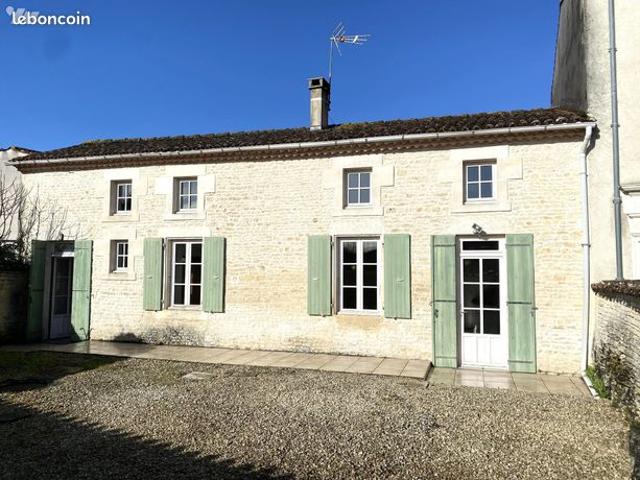 Maison vente à Saint-Jean-d'Angély, Les Touches-de-périgny