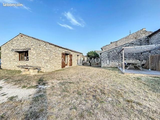 Maison vente à Châteauroux, Murs