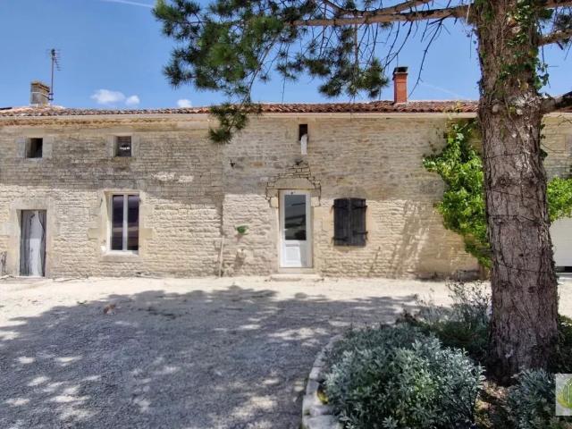Maison vente à Saint-Jean-d'Angély, Chives