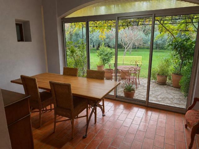 Maison vente à Nîmes, Montaren-et-saint-médiers