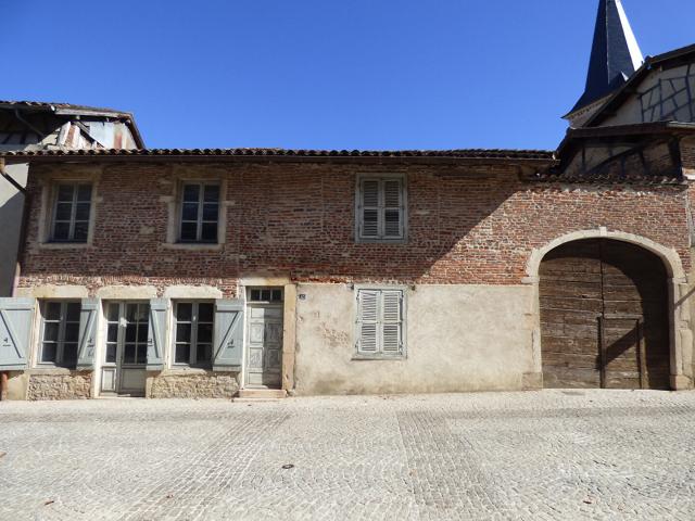 Maison vente à Roujus, Saint-Trivier-de-Courtes