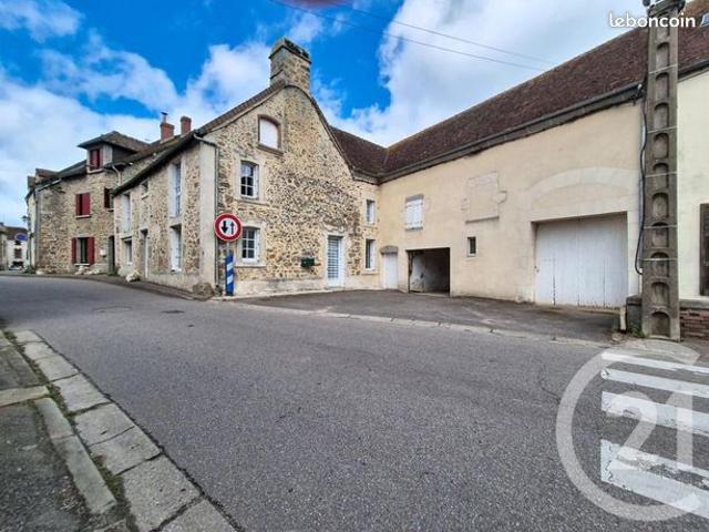 Maison vente à Vichy, Boucé