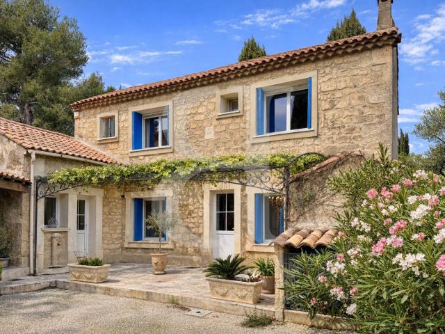 Maison vente à Arles, Paradou