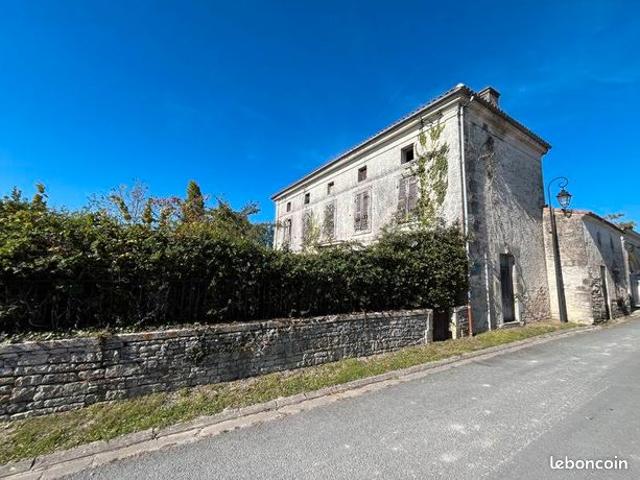 Maison vente à Saint-Jean-d'Angély, Matha