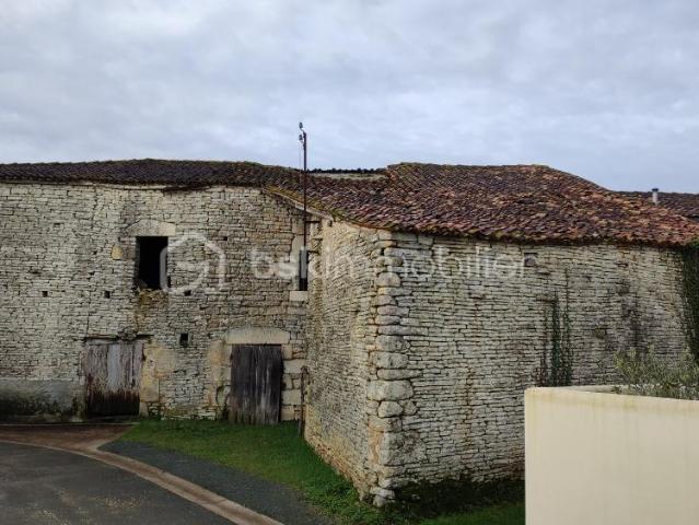 Maison vente à Saint-Jean-d'Angély, Saint-hilaire-de-villefranche