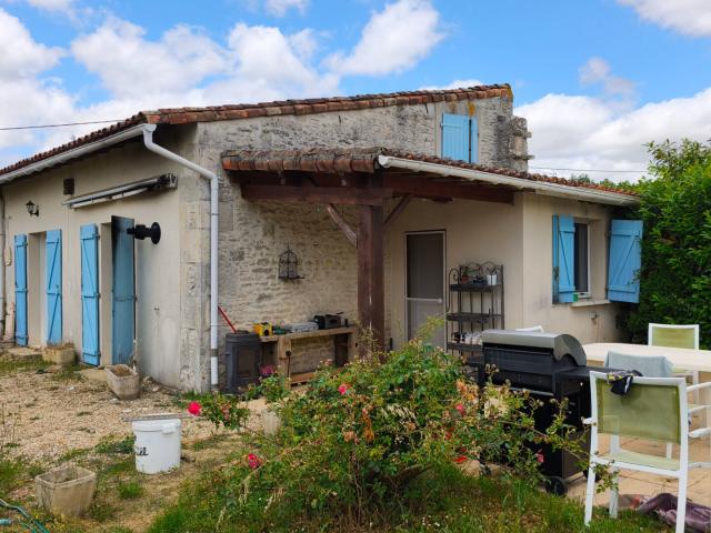 Maison vente à Montmorillon, Saint-macoux