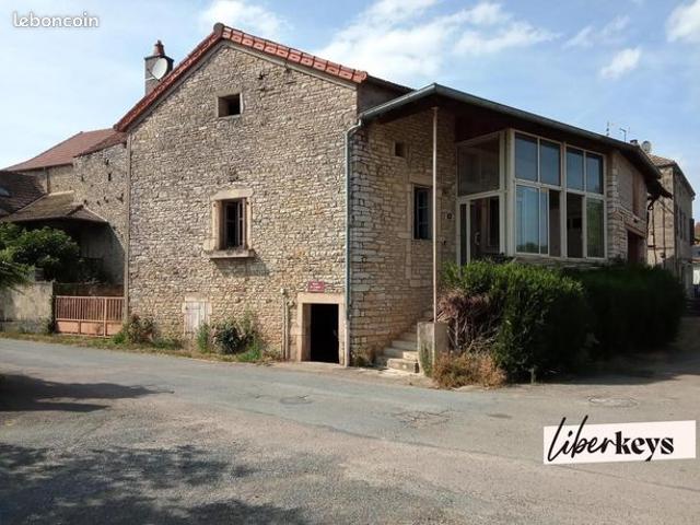 Maison vente à Mâcon, Cruzille